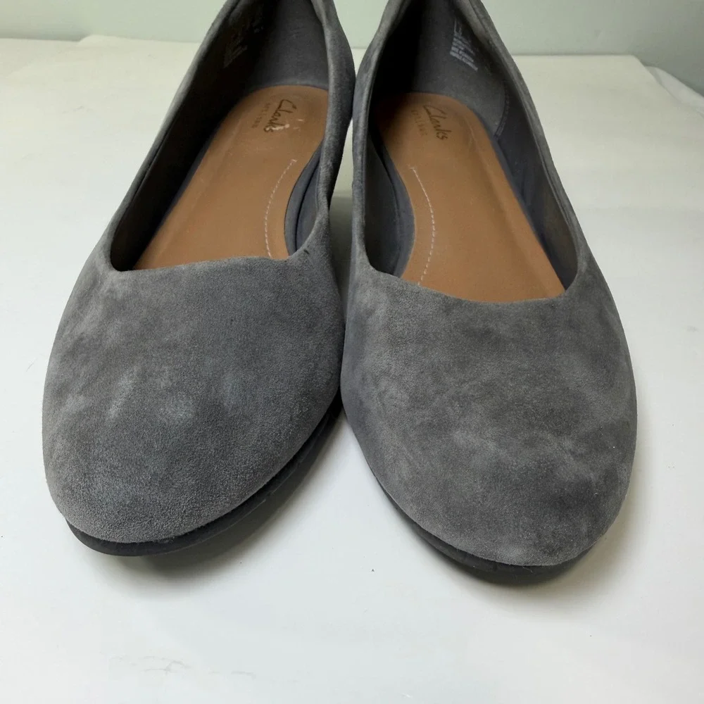 Clarks‎ Artisan Vendra Bloom Womens Grey Suede Wedge Pumps Round Toe Shoes 8.5 M